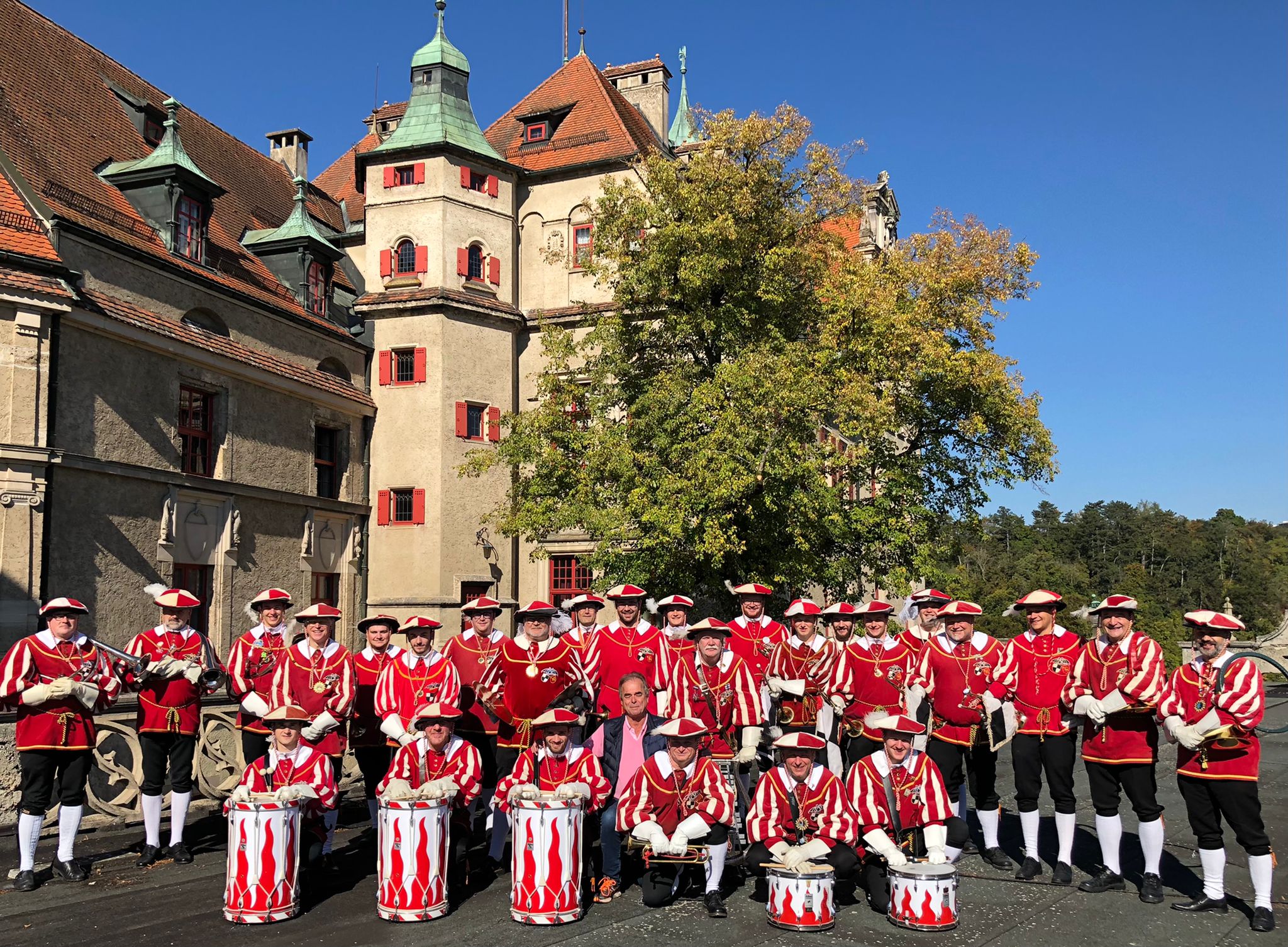 Spielmanns- und Fanfarenzug Sigmaringen vor dem Schloss